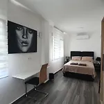 Laguna Rosa View Villa *